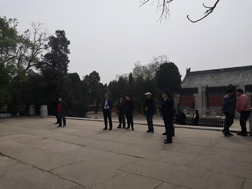 安阳市文物局副局长孔德铭、王磊主任，安阳市古代建筑保护研究所刘彦军所长和杨松山（原所长）现场检查验收修缮工作